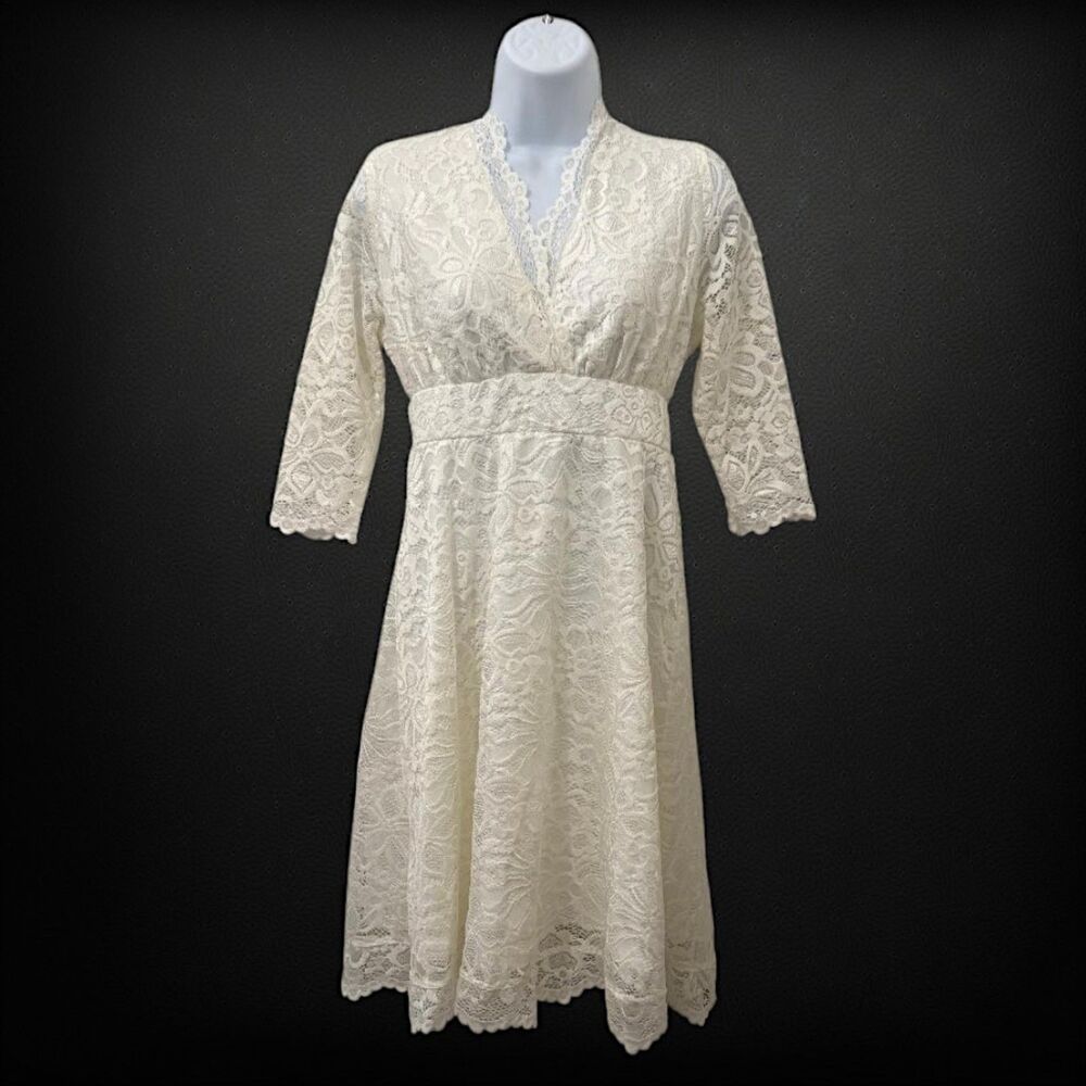KIYONNA Bella Ivory Lace Dress. NEW WITHOUT TAGS! Size Med (Runs Small)